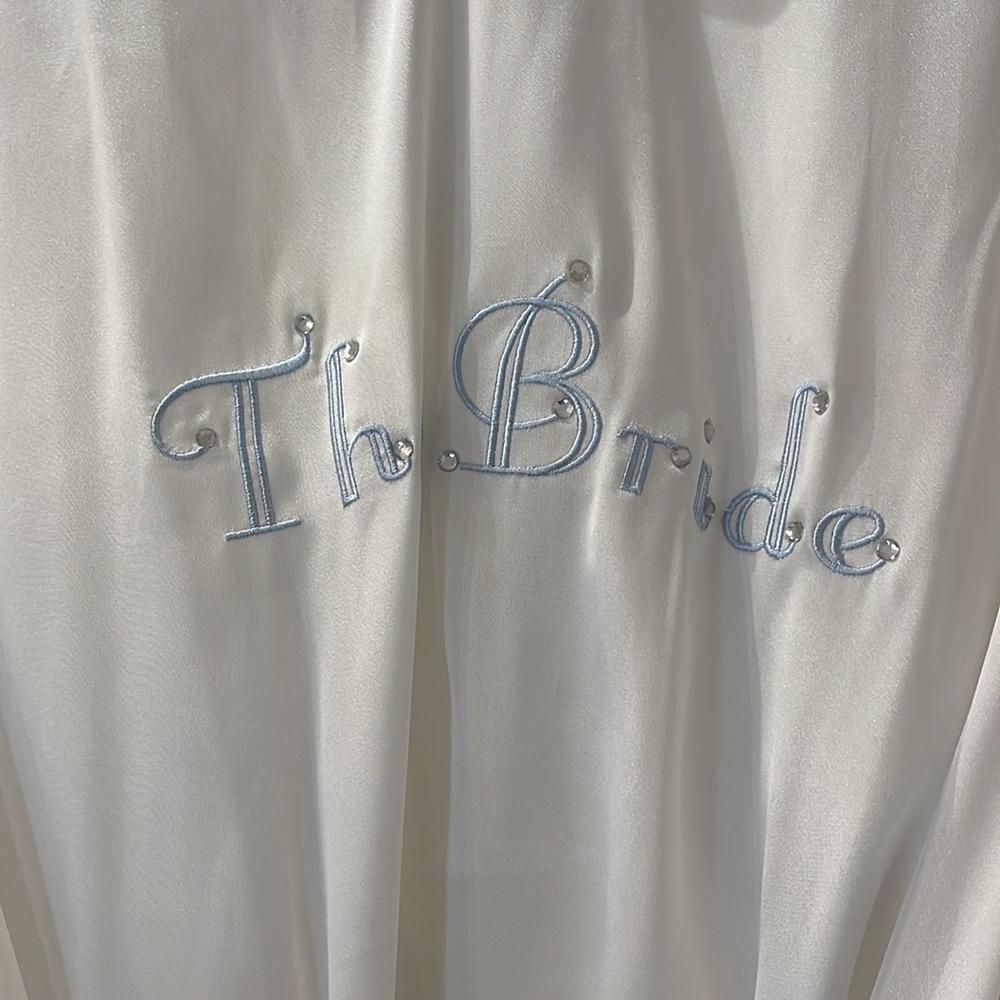 Silk Bridal Prep Robe - Picture 2 of 3